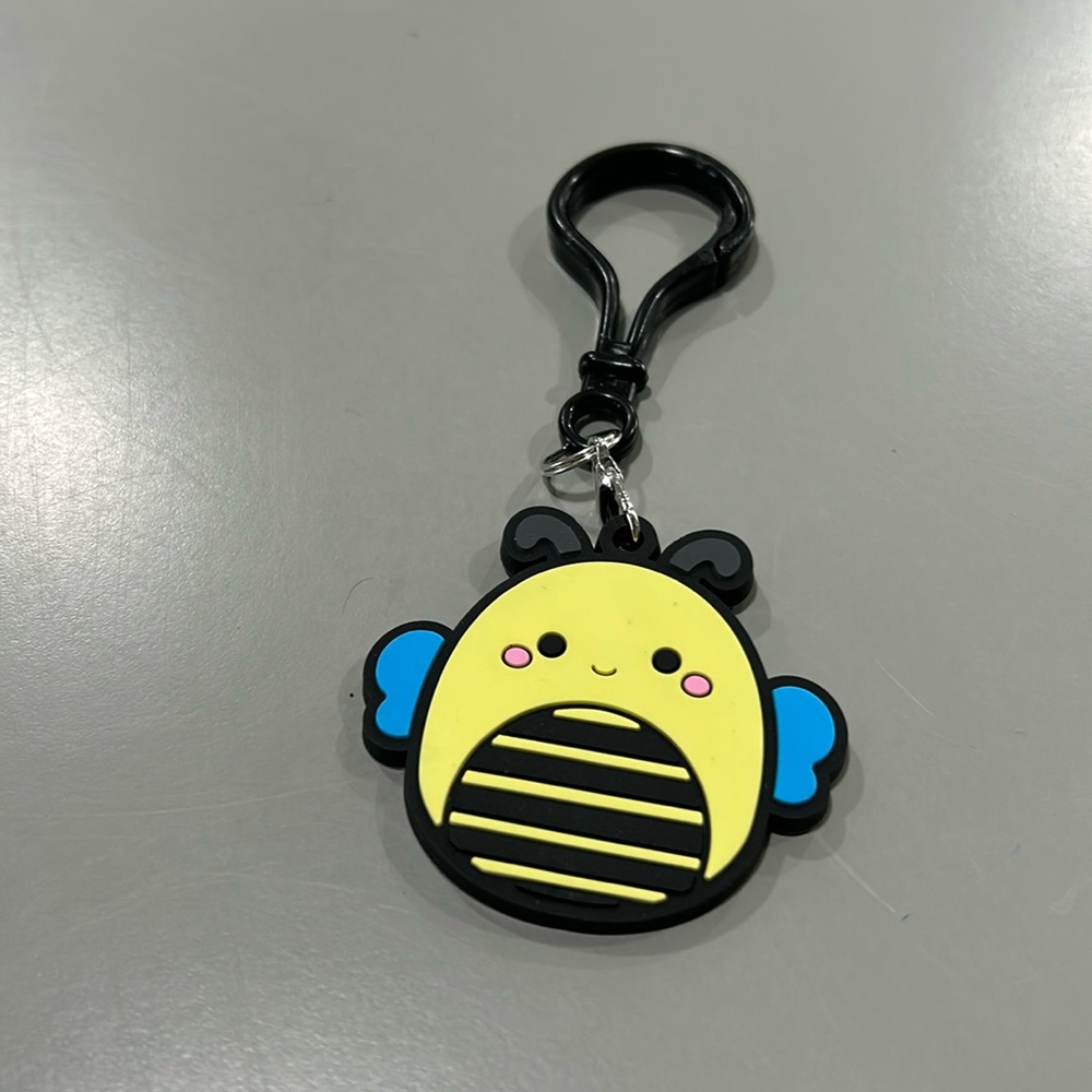 🛍️ Squishmallow, Yellow Decorative Clip on Keychain